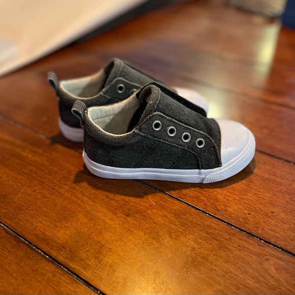 Cat & Jack Other - Toddler Sneakers with hidden Velcro closure. EUC.